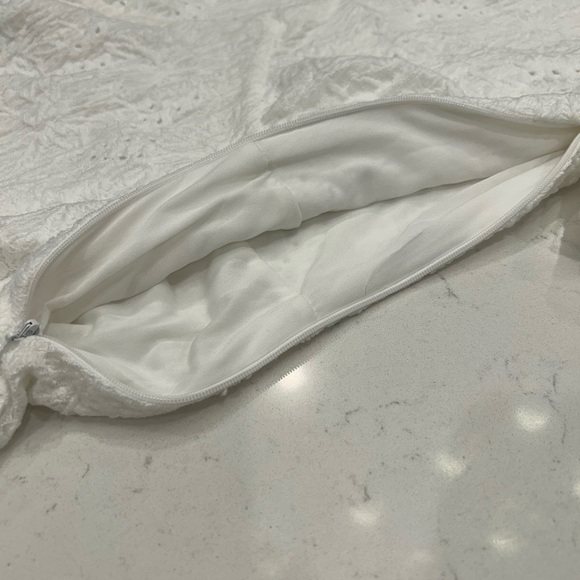 Michael Kors White Textured V-Neck Midi Dress with Short Sleeves - Picture 5 of 9